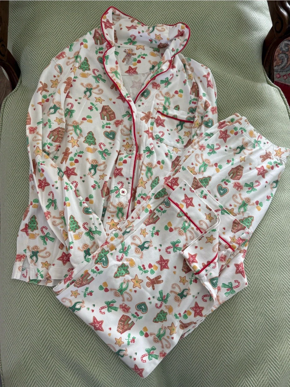 Roller Rabbit White Holiday Print Pajama Set with Red Trim